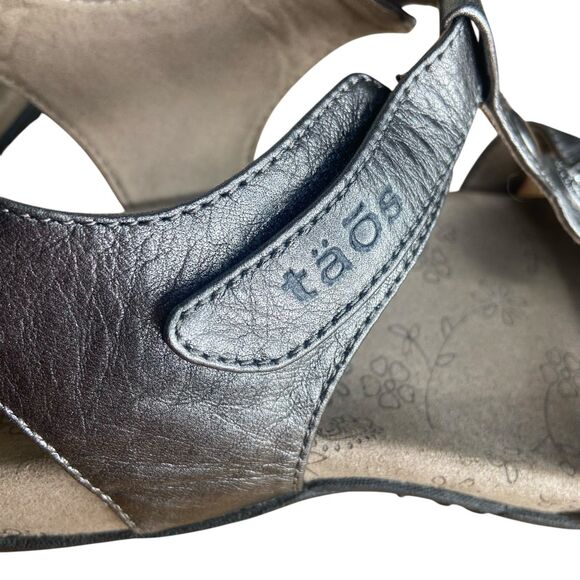 Taos Sandals Size 9 Treasure Metallic Silver Leather Adjustable T Strap Pewter - Picture 4 of 11
